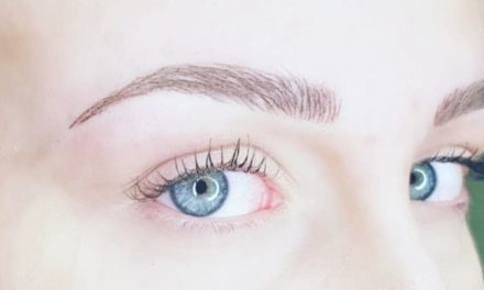 Maquillage permanent des sourcils effet « poil à poil »
